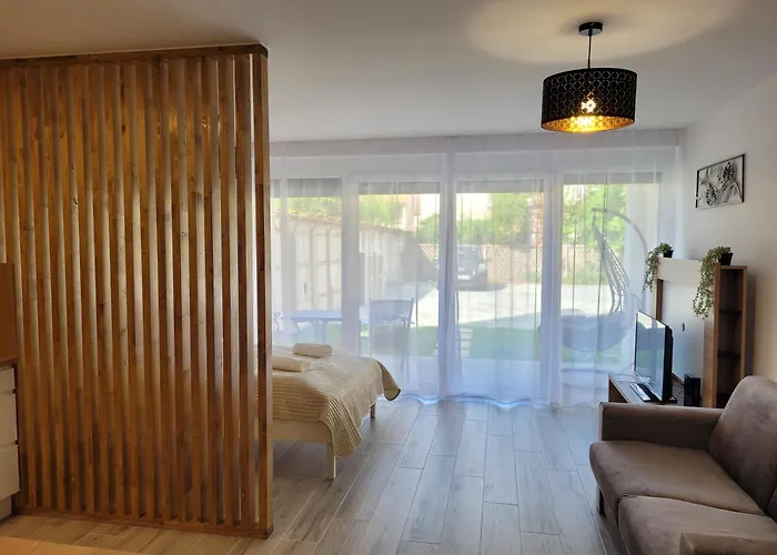 Aura Gazde/Camere de închiriat *